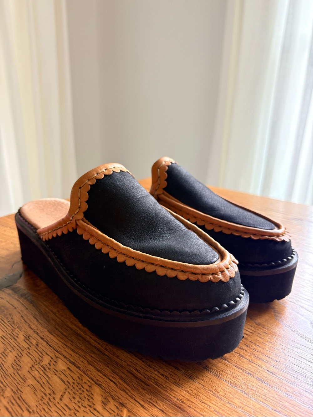 Seychelles Stand Tall Slip-On Flats in black and tan- women’s 7.5